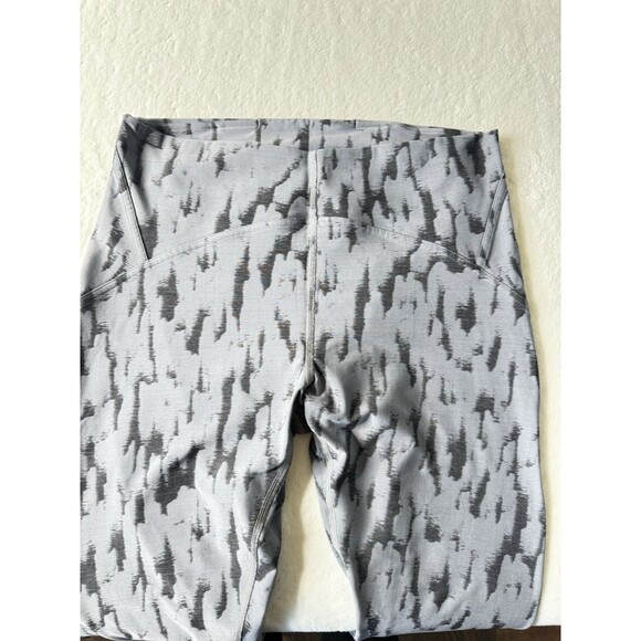 Lululemon InStill High-Rise 25" ThreeD Camo Jacquard Asphalt Grey Black Size 10 - Picture 6 of 11